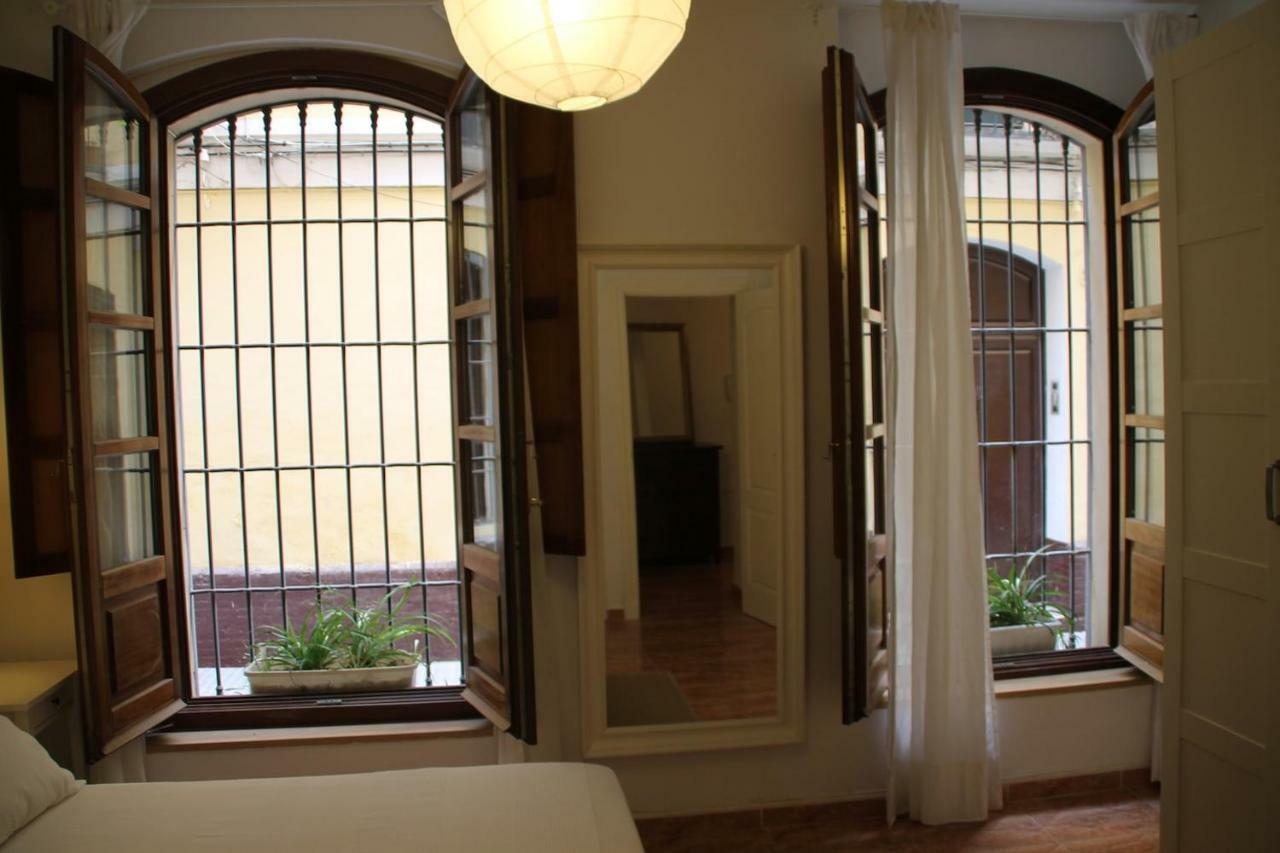 Lyrioshomes Malaga La Merced Centro Exterior photo